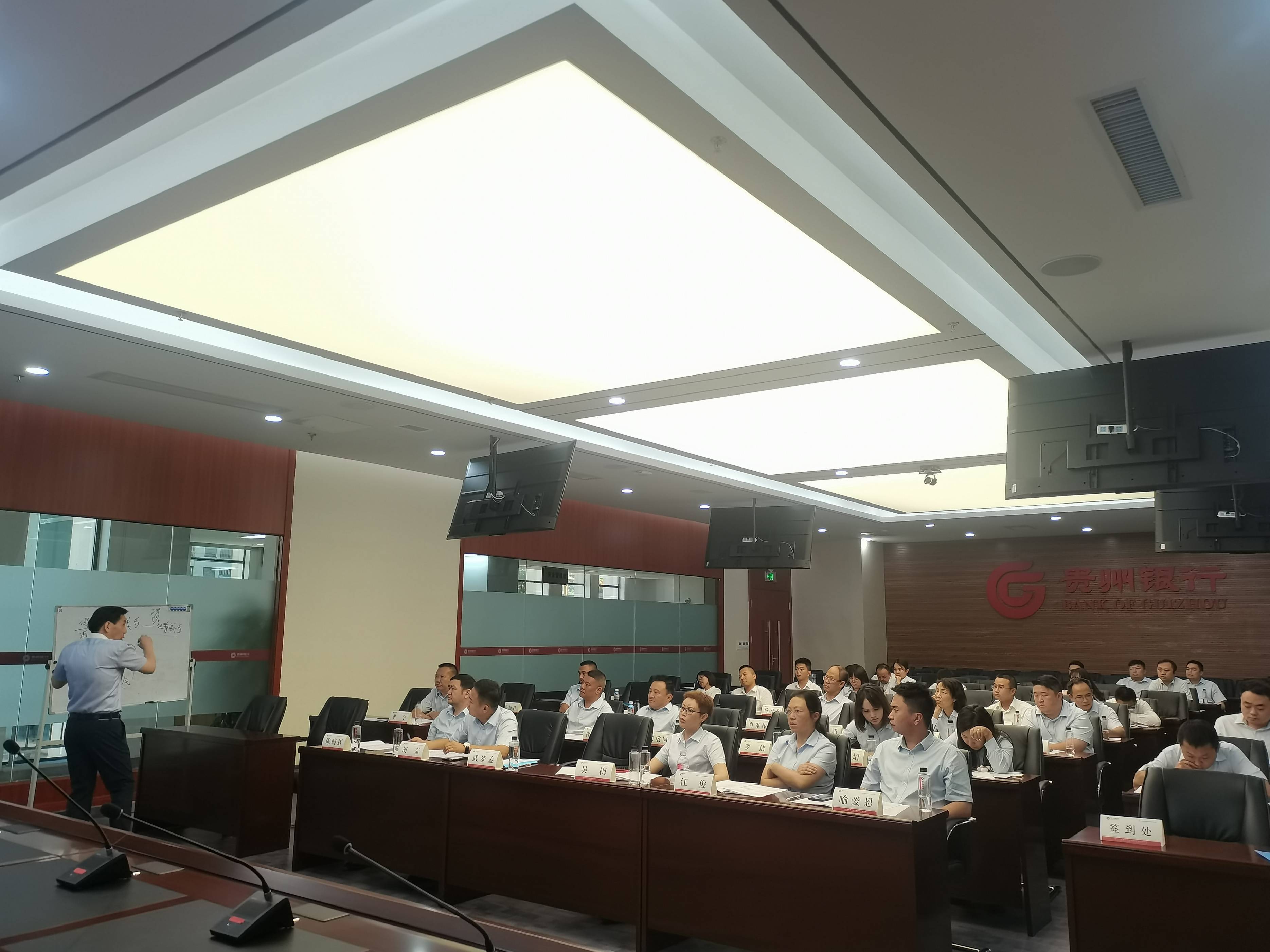 百年人寿晋中中心支公司被罚18万元：编制、提供虚假的报告报表文件资料